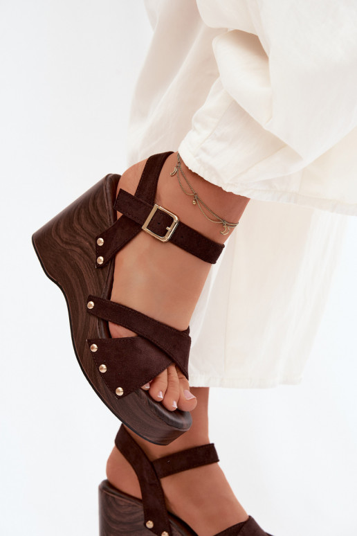 Sandały Damskie Na Koturnie Ze Złotymi Ćwiekami Czekoladowe Velvra