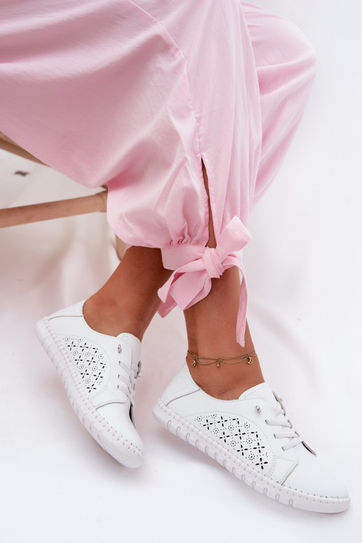 Shoes with cut-out elements made of natural leather in white color Flaria