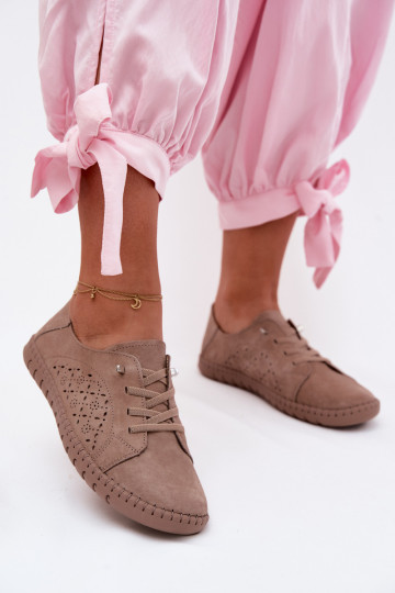 Shoes with cut-out elements made of faux suede in sand color Flaria