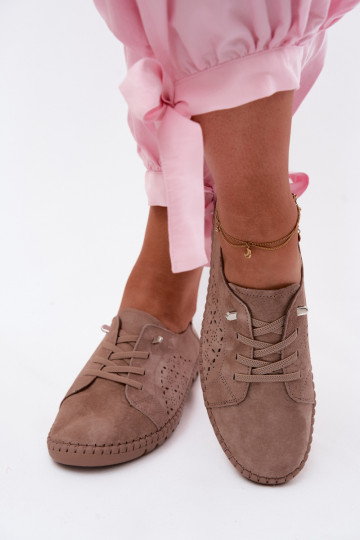 Shoes with cut-out elements made of faux suede in sand color Flaria 2