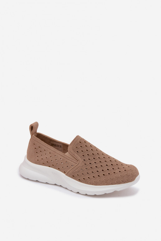 Buty wsuwane z ażurowymi elementami z sztucznego zamszu w kolorze piaskowym Geressa