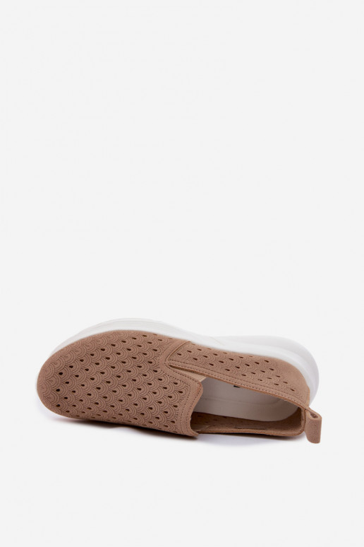 Buty wsuwane z ażurowymi elementami z sztucznego zamszu w kolorze piaskowym Geressa