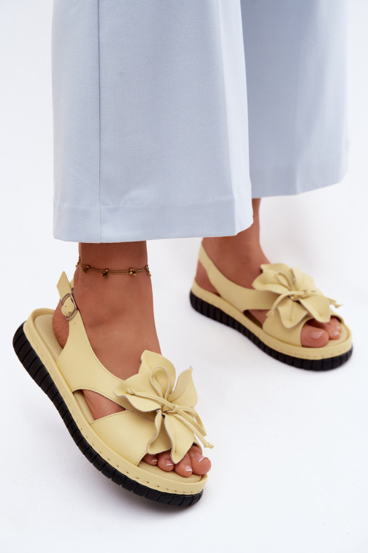Leather Women's Sandals With Decorative Flower Vinceza 66917 Yellow