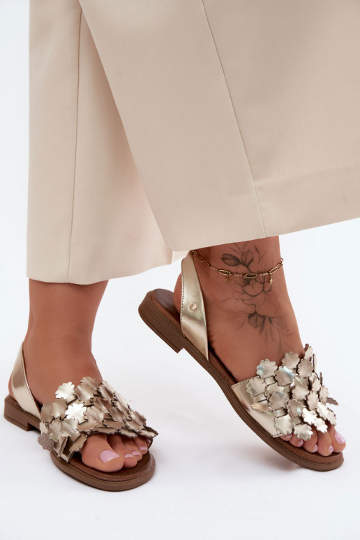 Elegant golden women's sandals with wide heels Zazoo 40468