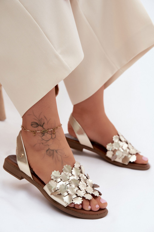 Elegant golden women's sandals with wide heels Zazoo 40468
