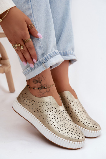 Slip-on shoes with lace elements and platform in gold Glamma