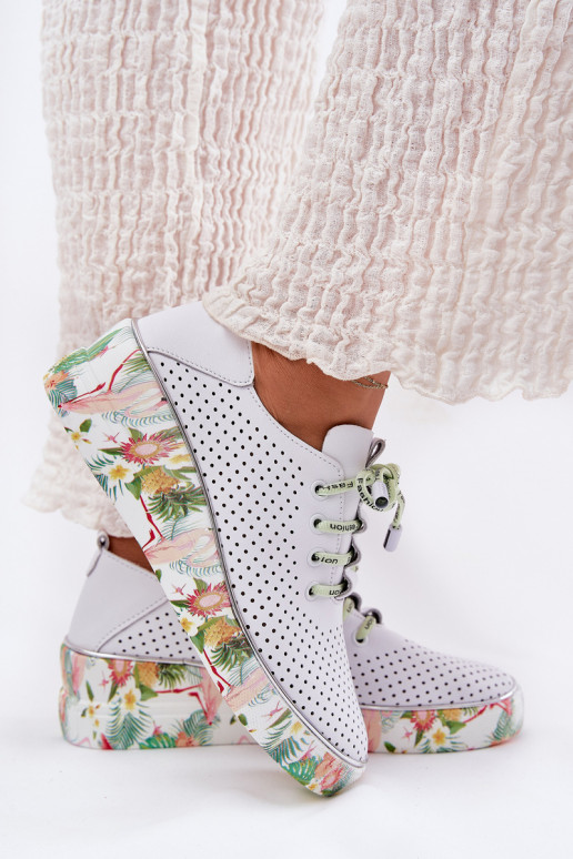 Leather platform shoes with patterns in white-green Artiker 54C1807