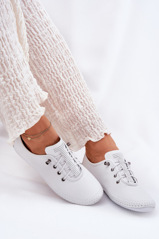 Women's leather shoes in white Artiker 54C0838