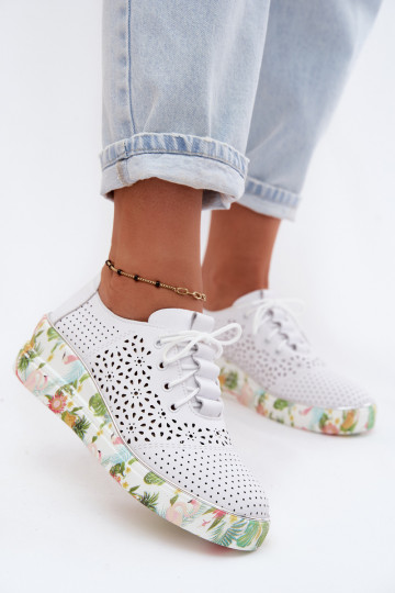 Women's leather shoes with cut-out elements on platform in white Artiker 54C1604 2