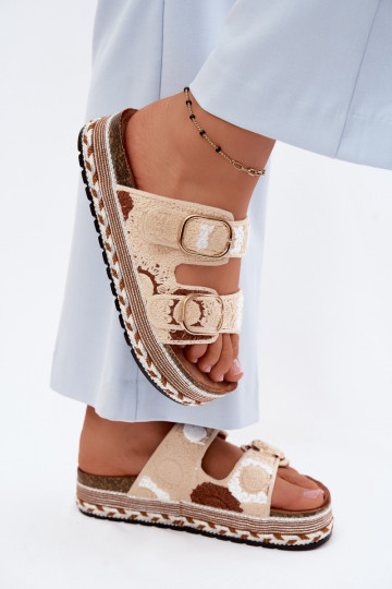 Glimma crocheted slippers with platform and buckles in sand