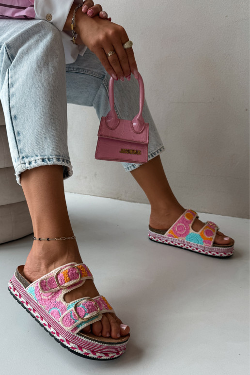 Glimma crocheted slippers with platform and buckles in pink
