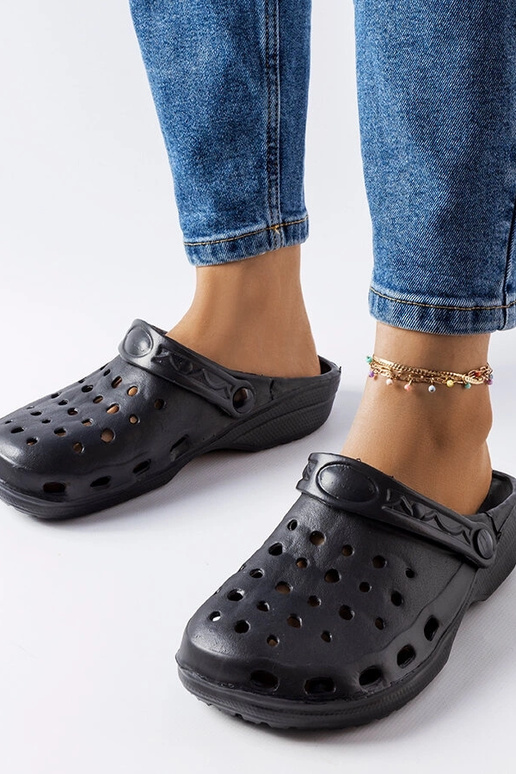 Black closed-toe clogs with a closed nose Kleist