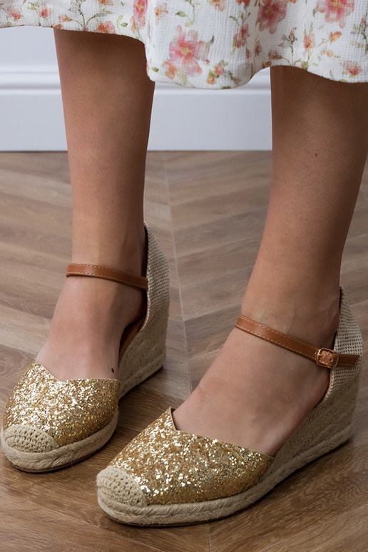 Gold shiny platform sandals Saluni