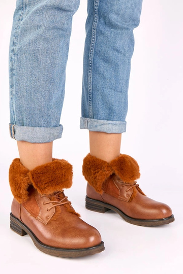 Brązowe botki z sznurówkami i futerkiem Joyca
