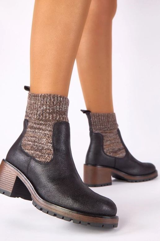 Black ankle boots on a block heel with a sock-type shaft Lisa