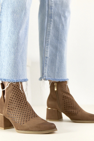 Brown perforated ankle boots on a column Potocki