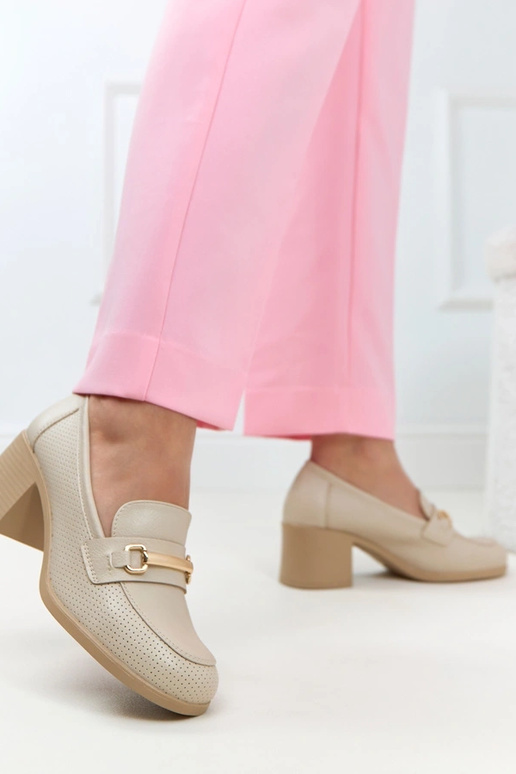 Sand-colored perforated pumps on a square heel Potocki