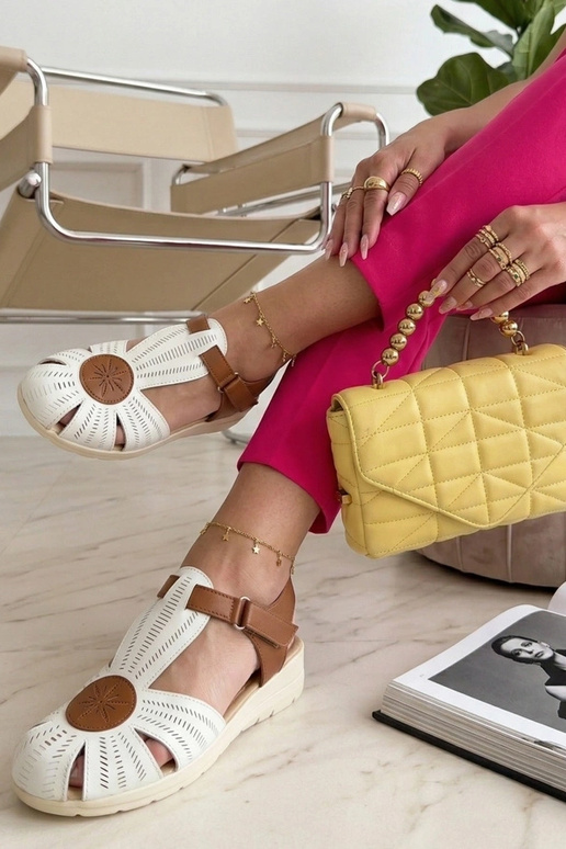 White sandals on a low platform Cosima