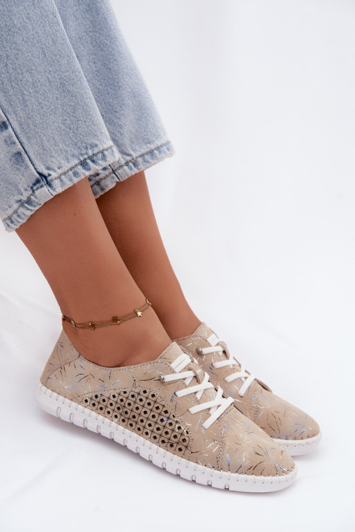 Sand-colored patterned shoes with cut-out elements made of faux suede Tenebra