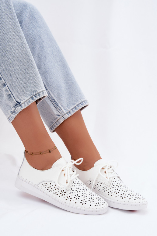 Białe damskie buty z ażurowymi elementami Softie