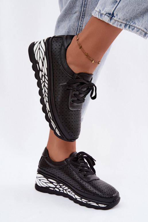 Black women's shoes with cut-out elements and platform Morra