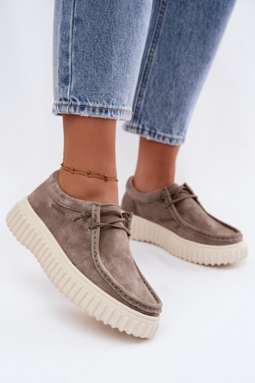 Clay-colored women's shoes made of faux suede with platform Jamila
