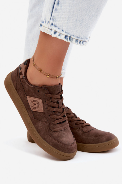 Błyszczące sneakersy dla kobiet Big Star UU274017 w kolorze brązowym
