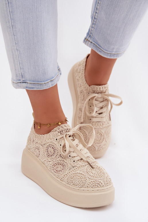 Beżowe buty casual z platformą i koronkowymi motywami Evalora