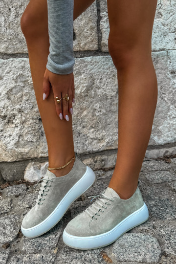 Beżowe sneakersy na platformie z sztucznej zamszu Blushy