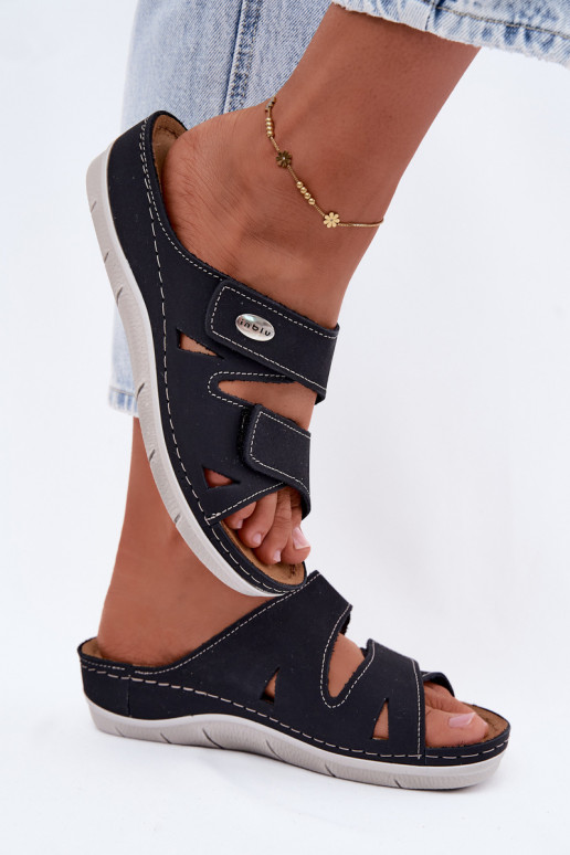 Dark blue women's leather slippers with sticky fastenings Inblu OE0001GU