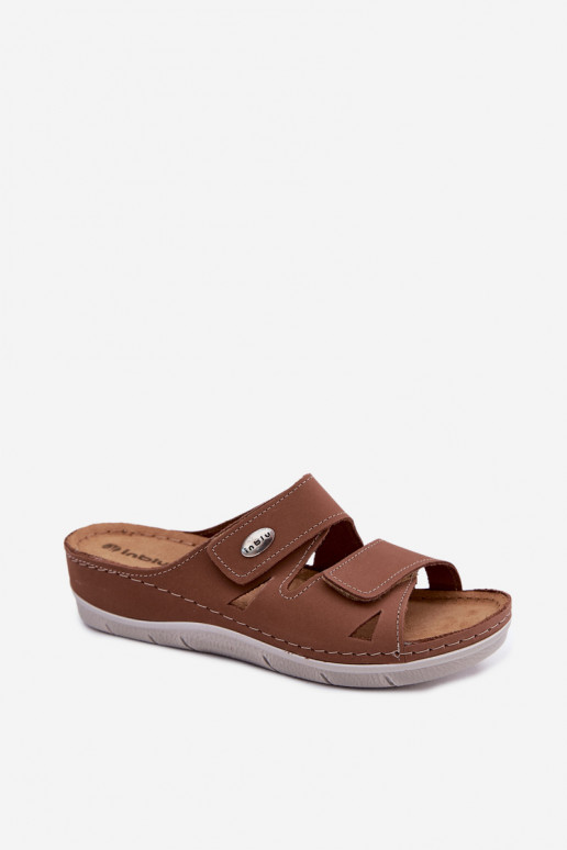 Brown women's leather slippers with sticky fastenings Inblu OE0001GU