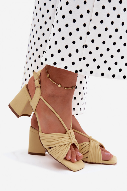 Women's sandals with straps and heels in yellow Taffina