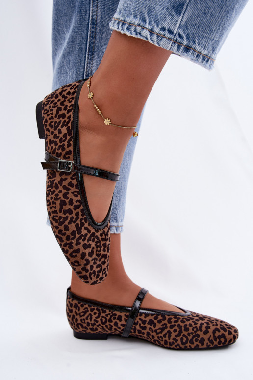 Ballerinas with straps made of faux suede in leopard patterns Camoria