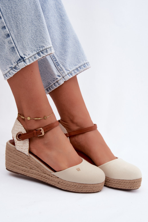 Sand-colored espadrilles with platform