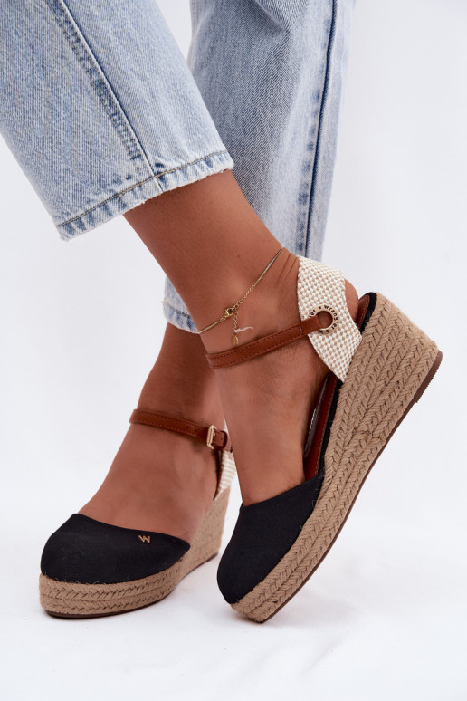 Black espadrilles with platform