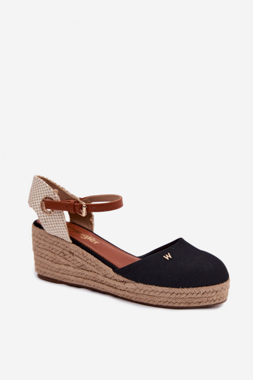Black espadrilles with platform