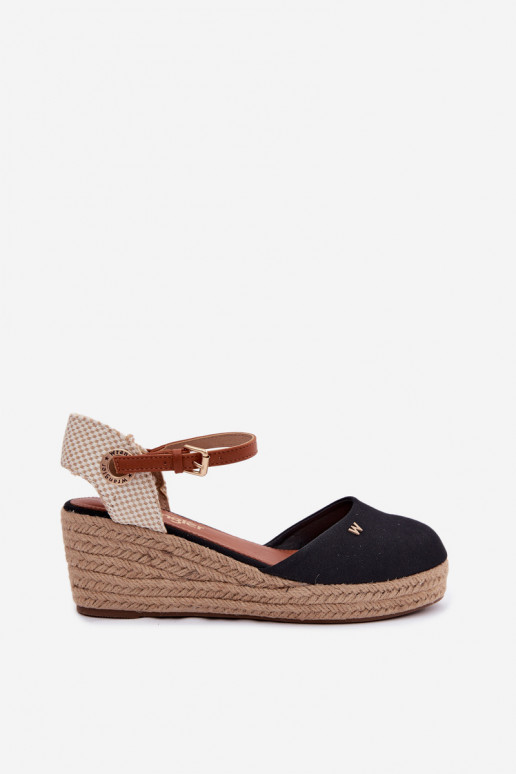 Black espadrilles with platform