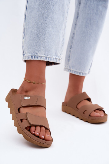 Brown leather slippers with sticky fastening Inblu 2