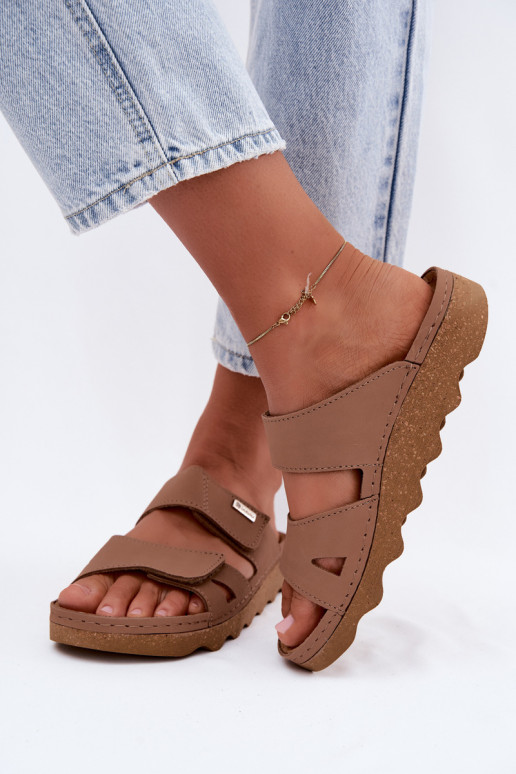 Brown leather slippers with sticky fastening Inblu