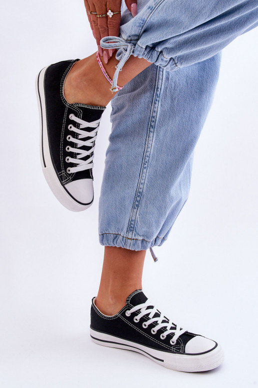 Classic low women's sneakers in black Vegas