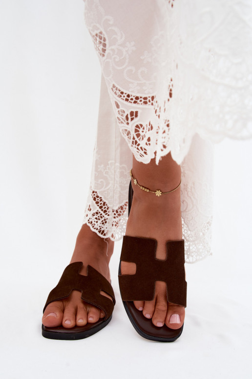 Faux suede women's slippers with cutouts CzekoladoĮe Sunelle