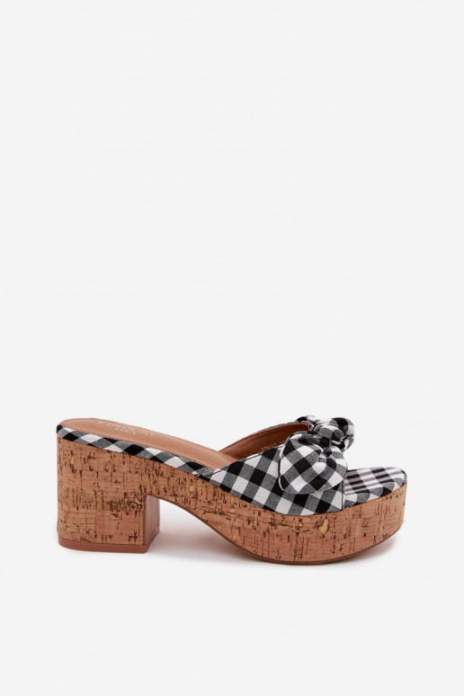 Women's slippers with heels and check patterns in black Turignella