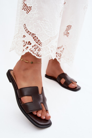 Faux leather women's slippers with cutouts CzekoladoĮe Santoria