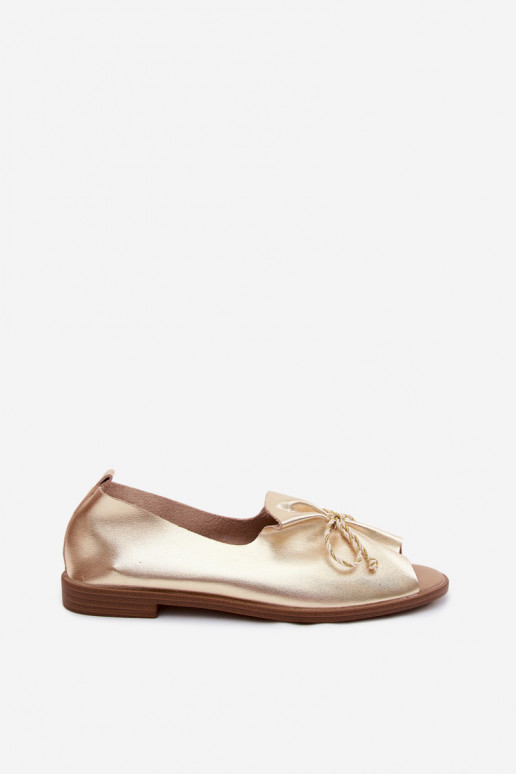 Golden women's sandals with decorative laces and shiny finish made of faux leather Coltrania