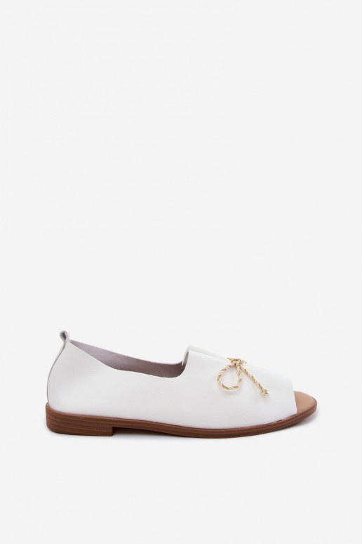White women's sandals with decorative laces and shiny finish made of faux leather Coltrania