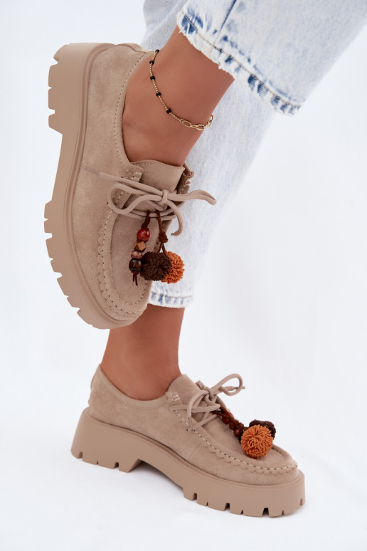 Buty z pięknymi detalami z sztucznego zamszu w kolorze piaskowym Melonia