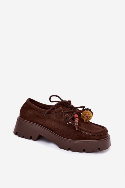 Buty z pięknymi detalami z sztucznego zamszu w kolorze czekoladowym Melonia