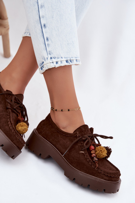Buty z pięknymi detalami z sztucznego zamszu w kolorze czekoladowym Melonia
