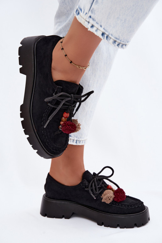 Shoes with faux suede beautiful details in black Melonia
