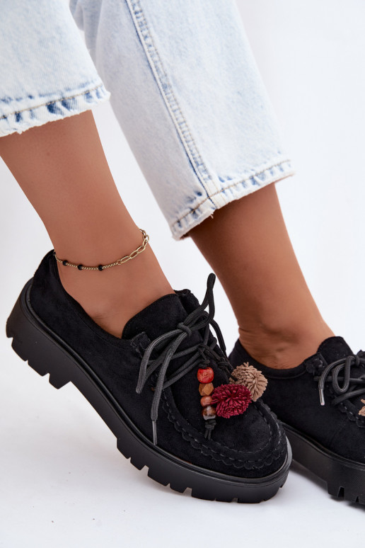 Shoes with faux suede beautiful details in black Melonia